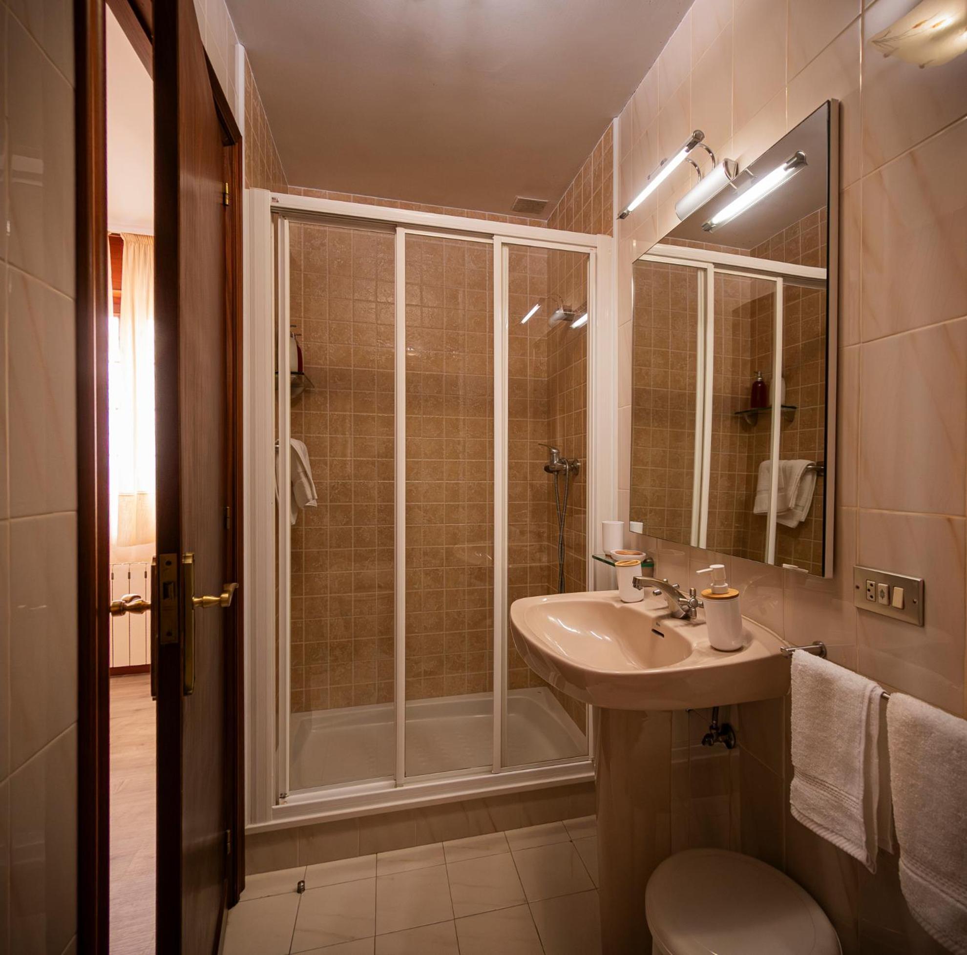 Hotel Elara